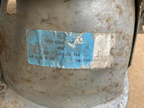 Ford Fiesta MK1 Scheinwerfer Hella 24439R20 rechts